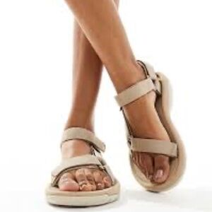 TEVA Women's Hurricane XLT2 Active Utility Sandals Birch Multi Beige 8